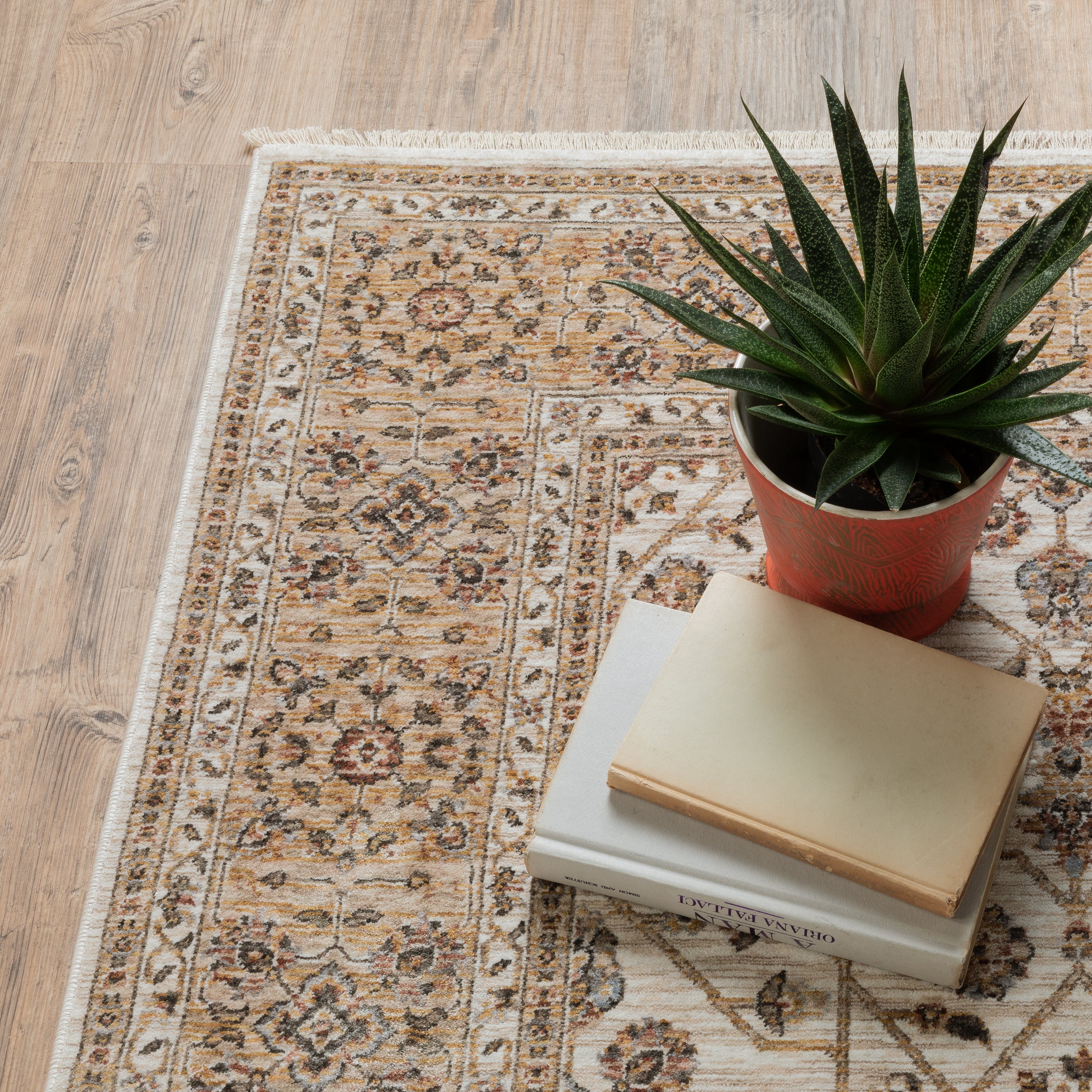 Oriental Weavers Maharaja 1J Ivory/Gold Area Rug
