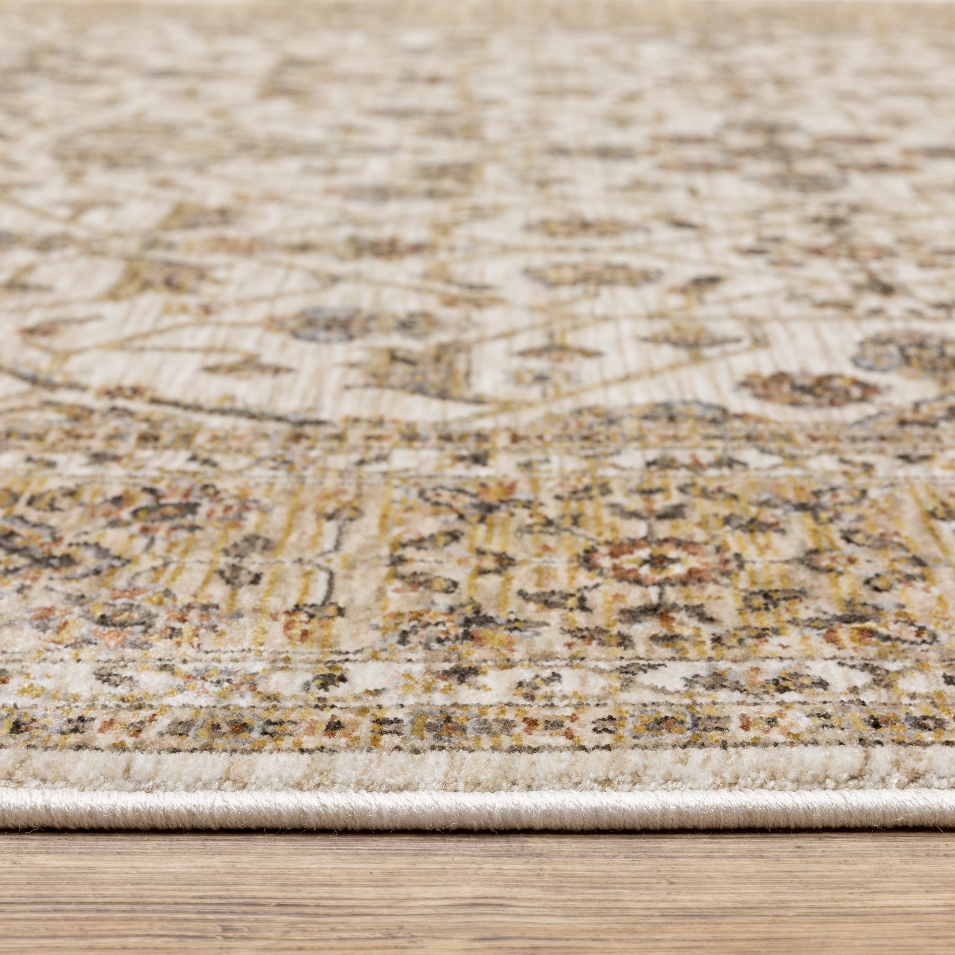 Oriental Weavers Maharaja 1J Ivory/Gold Area Rug