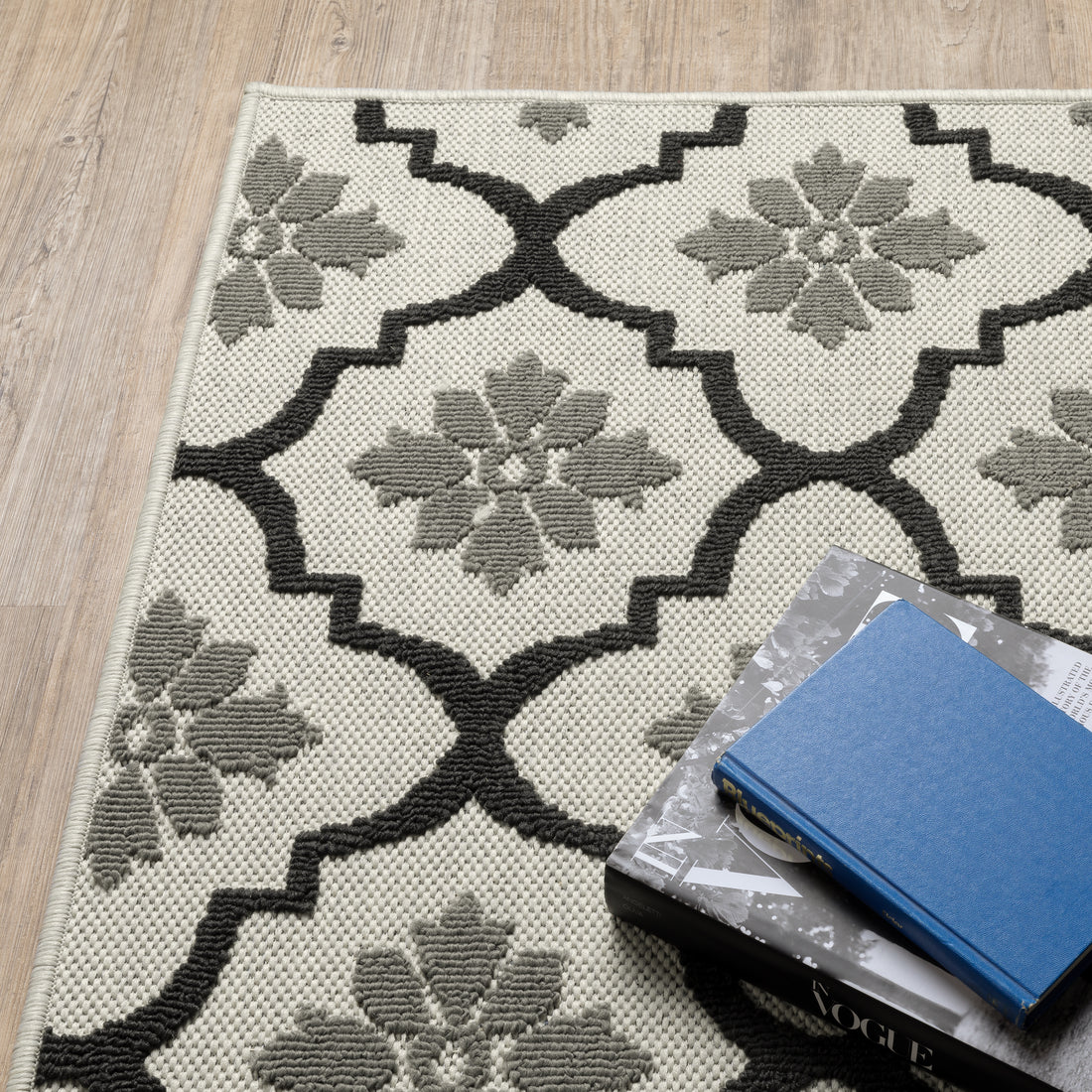 Oriental Weavers Torrey 5562E Beige/Black Area Rug