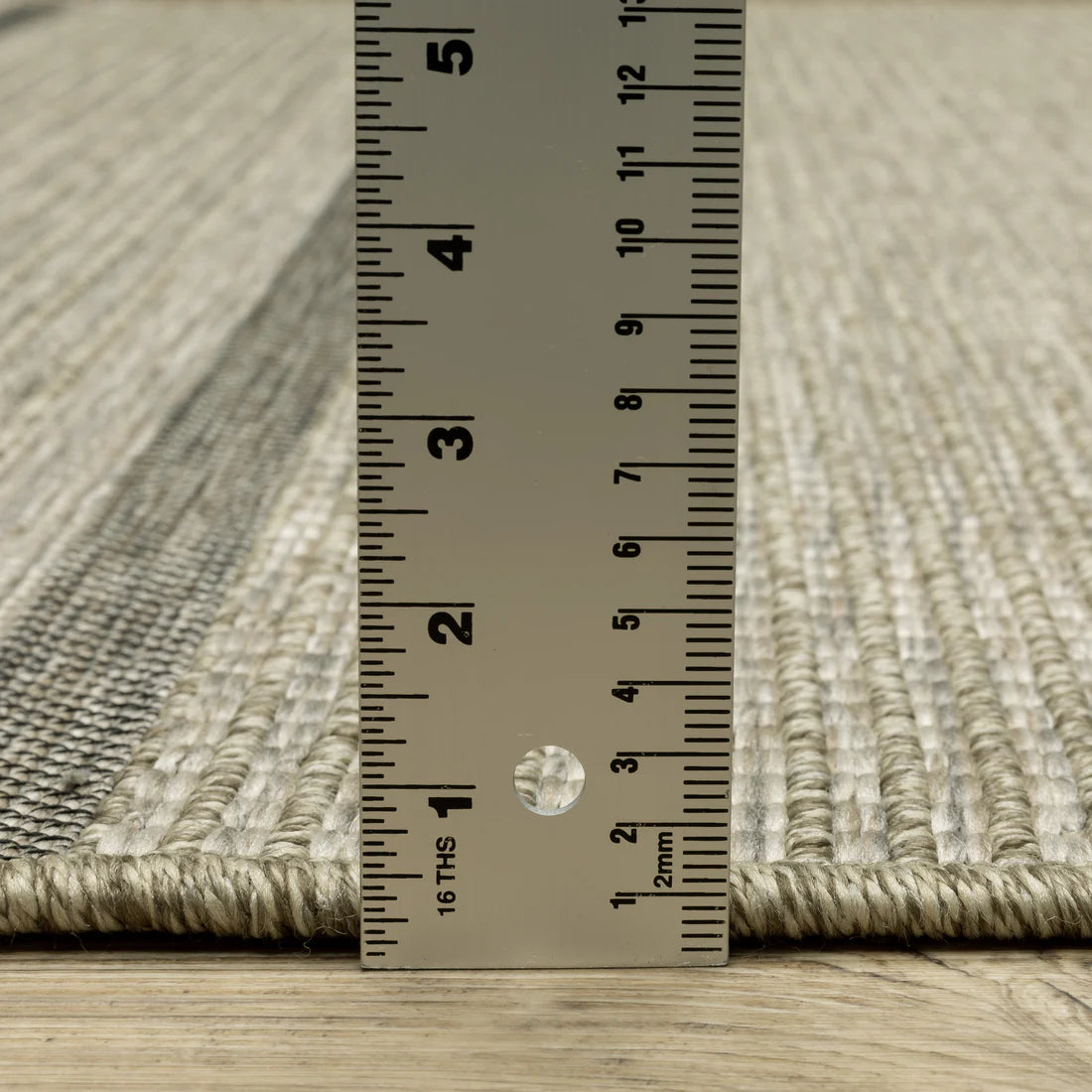 Oriental Weavers Tortuga TR07A Beige/Black Area Rug