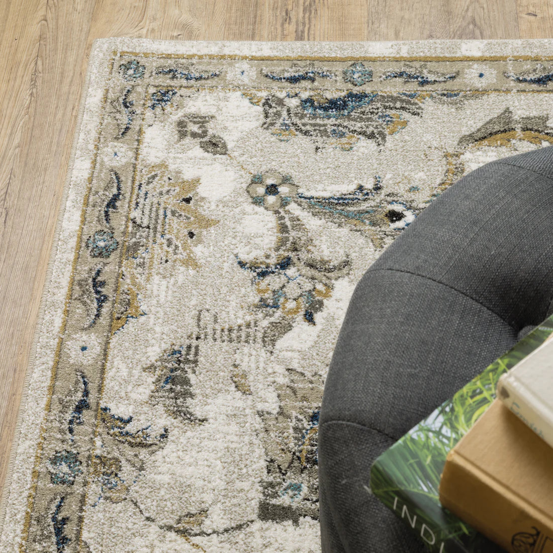 Oriental Weavers Venice 4333V Beige/Gold Area Rug