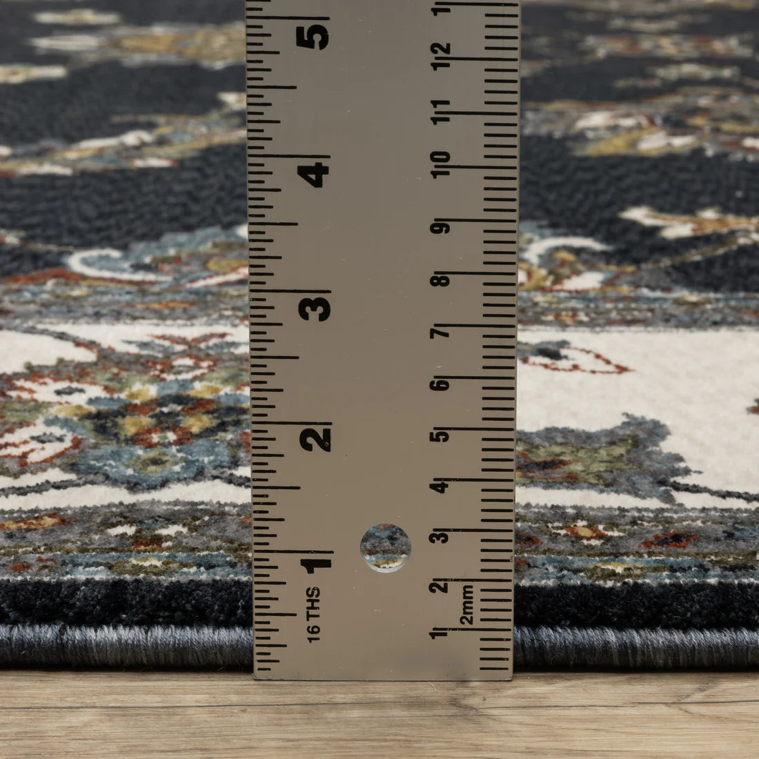 Oriental Weavers Vivian VI01B Navy/Ivory Area Rug