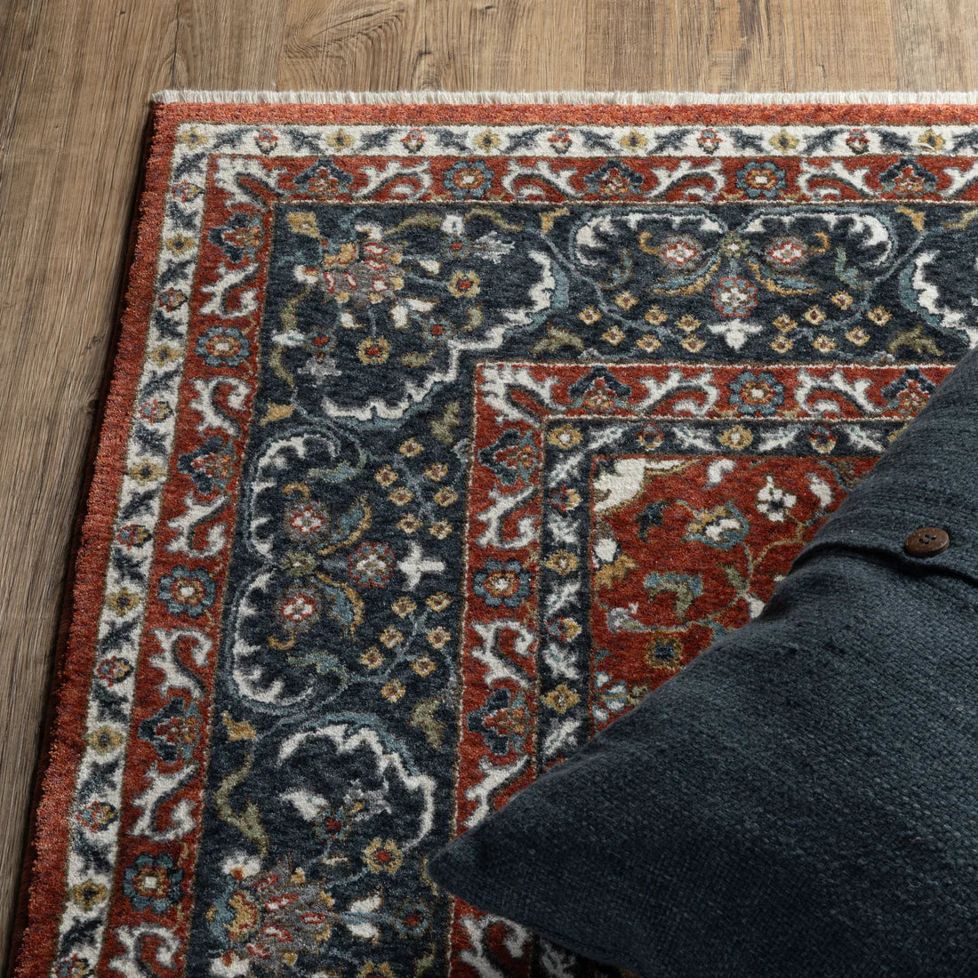 Oriental Weavers Vivian VI04B Red/Navy Area Rug