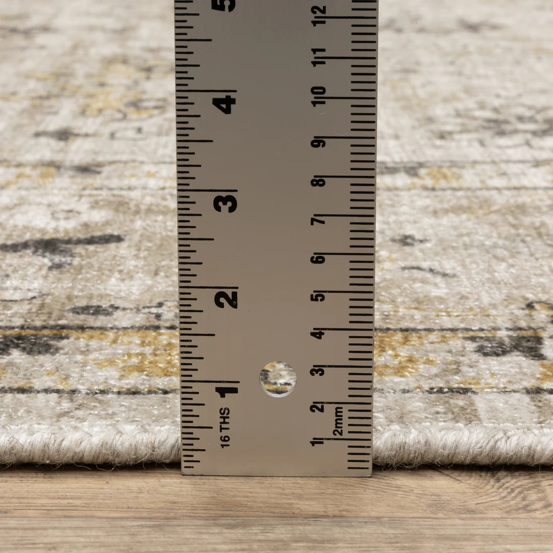 Oriental Weavers Windham WIN02 Beige/Gold Area Rug