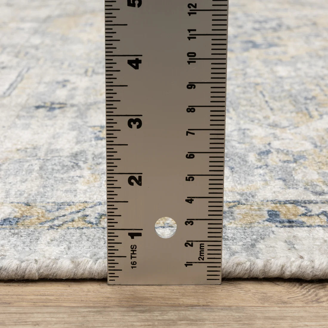 Oriental Weavers Windham WIN03 Ivory/Gold Area Rug