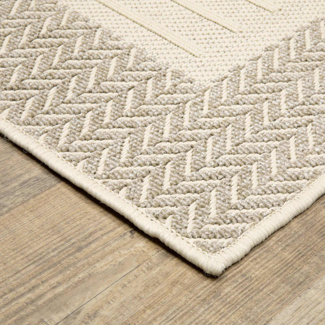 Oriental Weavers Zarina ZAR04 Beige/Ivory Area Rug