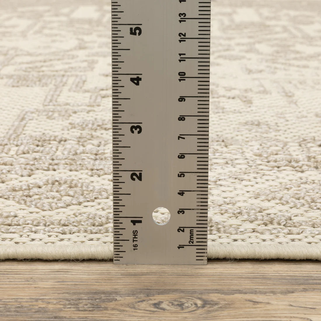 Oriental Weavers Zarina ZAR06 Beige/Ivory Area Rug