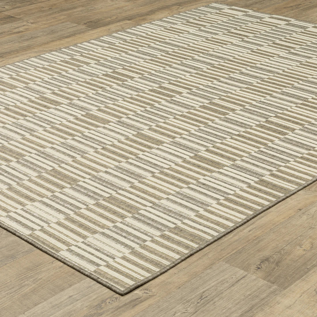 Oriental Weavers Zarina ZAR10 Beige/Ivory Area Rug