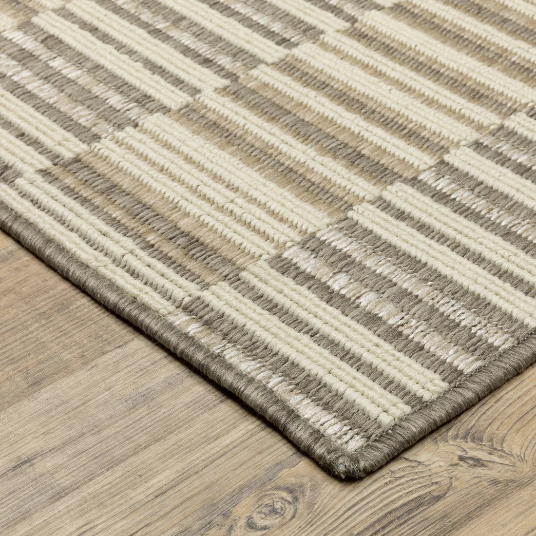 Oriental Weavers Zarina ZAR10 Beige/Ivory Area Rug