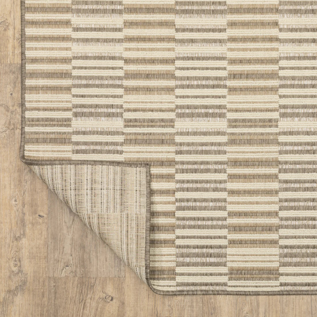 Oriental Weavers Zarina ZAR10 Beige/Ivory Area Rug