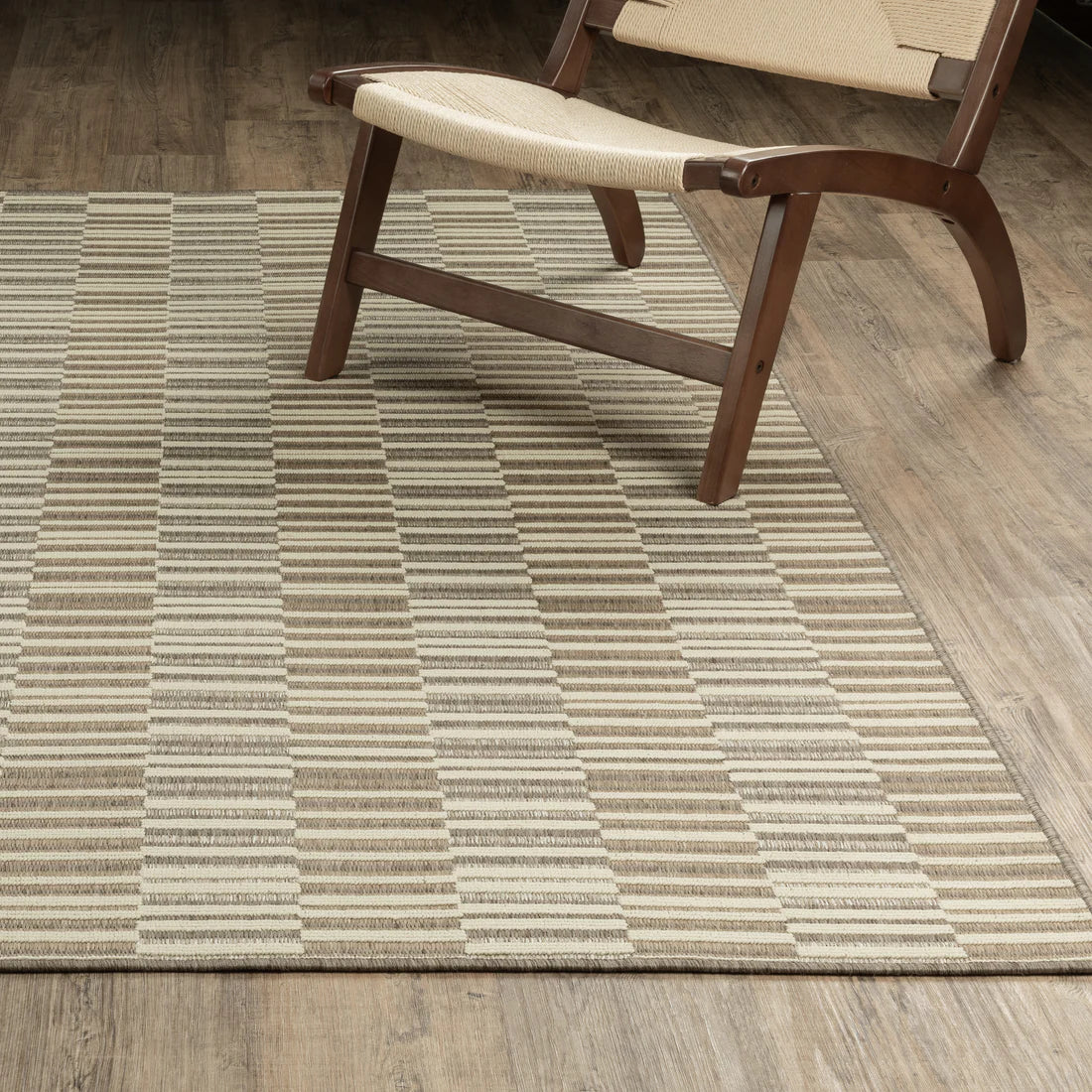 Oriental Weavers Zarina ZAR10 Beige/Ivory Area Rug