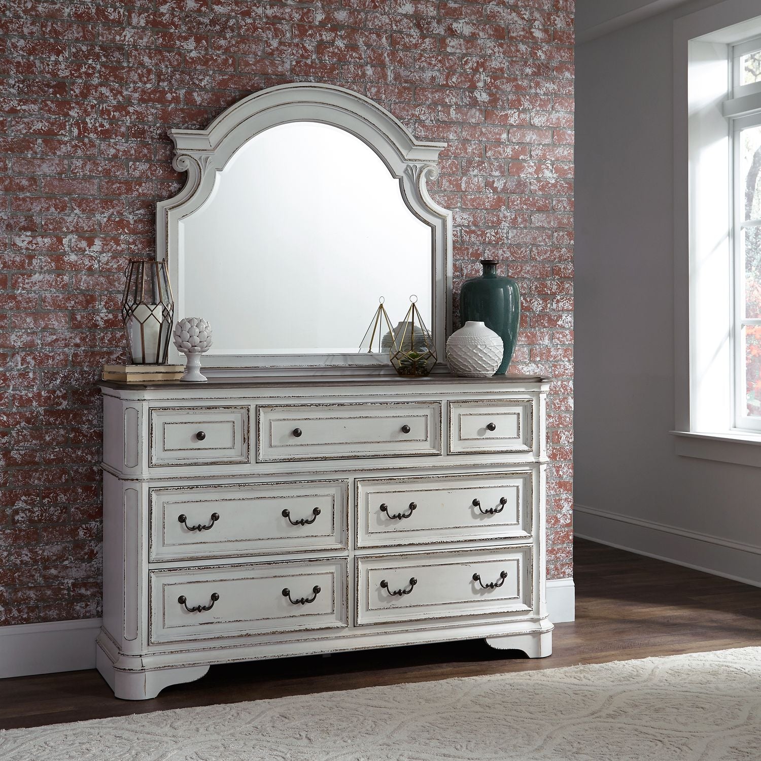 King California Panel Bed, Dresser & Mirror