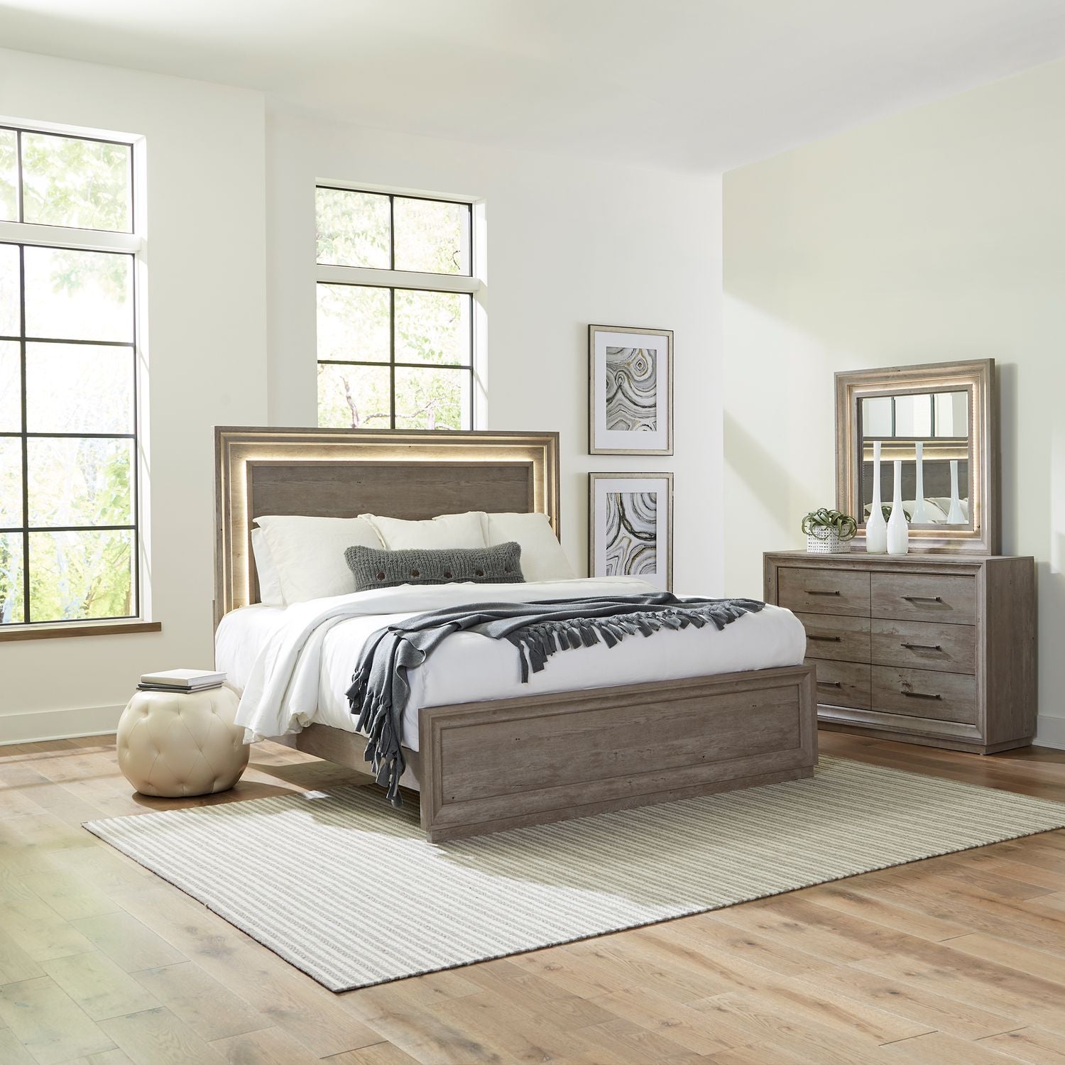 King California Panel Bed, Dresser & Mirror