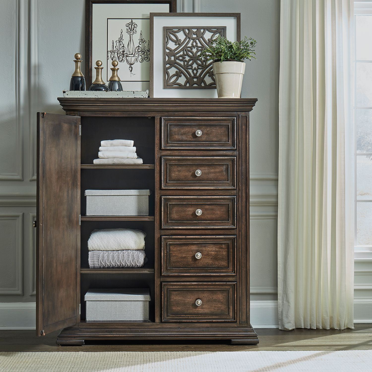 Door Chest