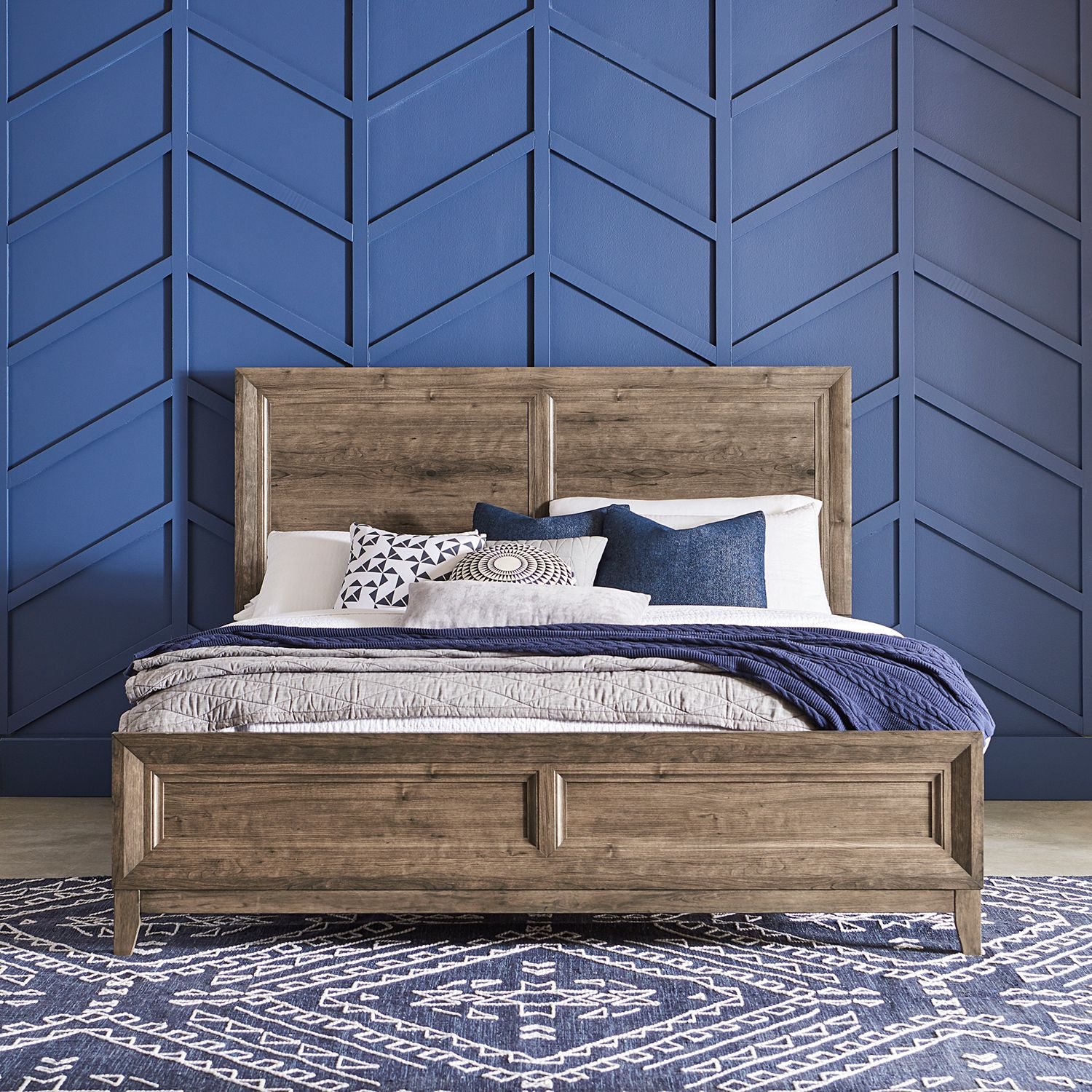 King California Panel Bed, Dresser & Mirror, Chest