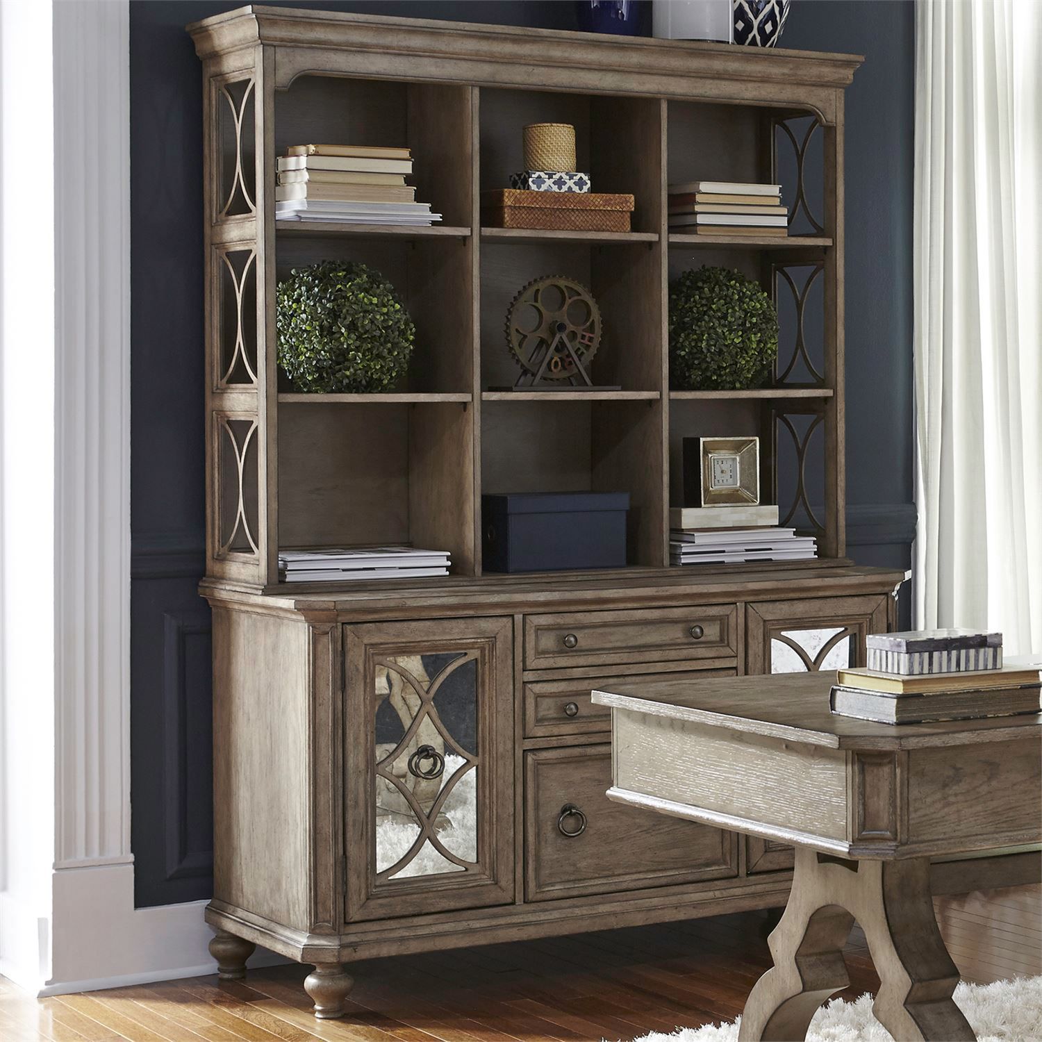 Credenza Hutch