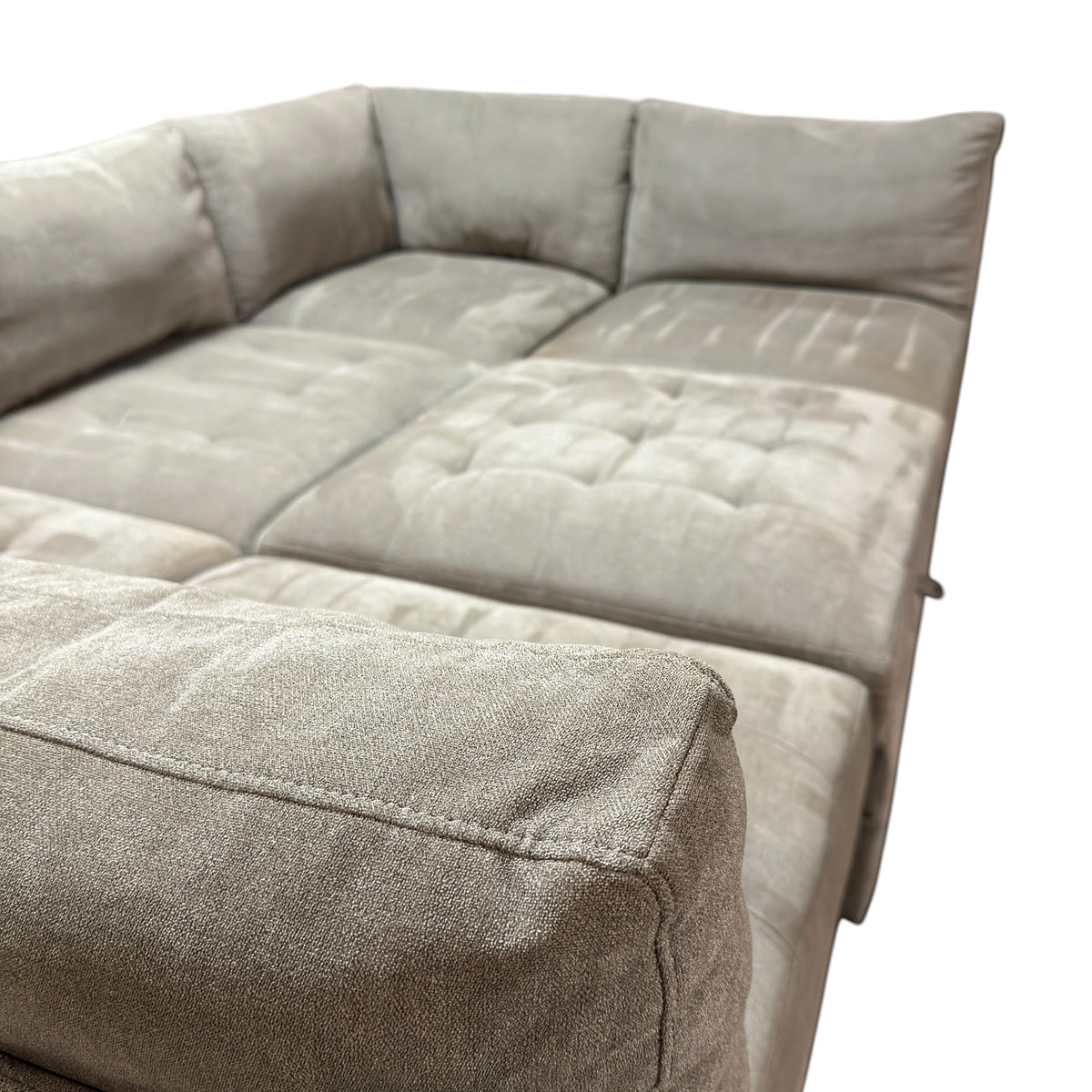 Refurbished Tufted Modular 6 Piece Sectional