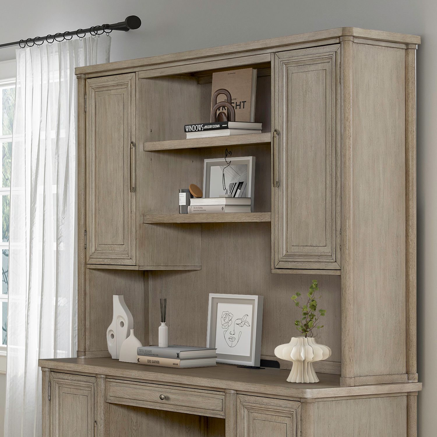 Credenza Hutch