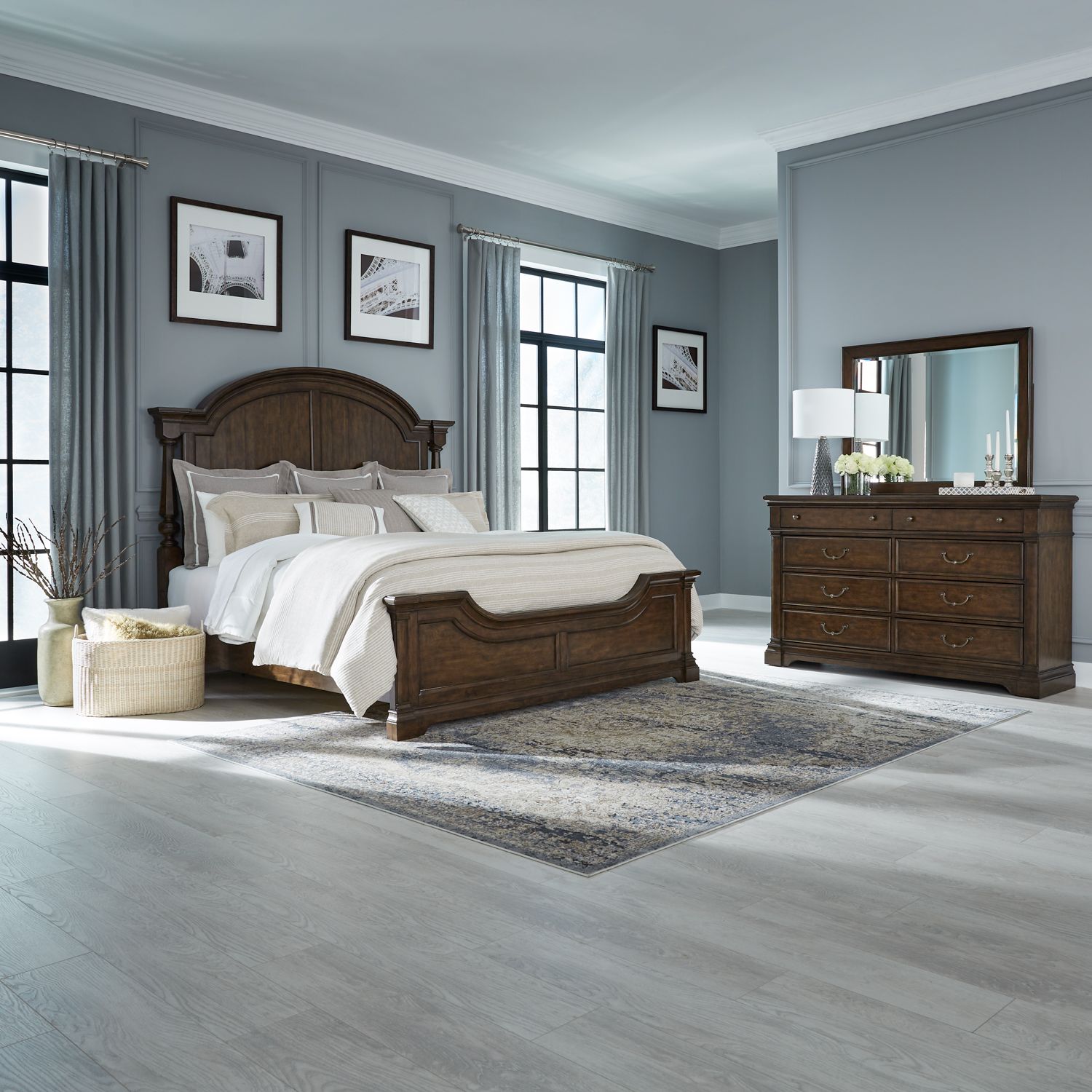 King California Poster Bed, Dresser & Mirror