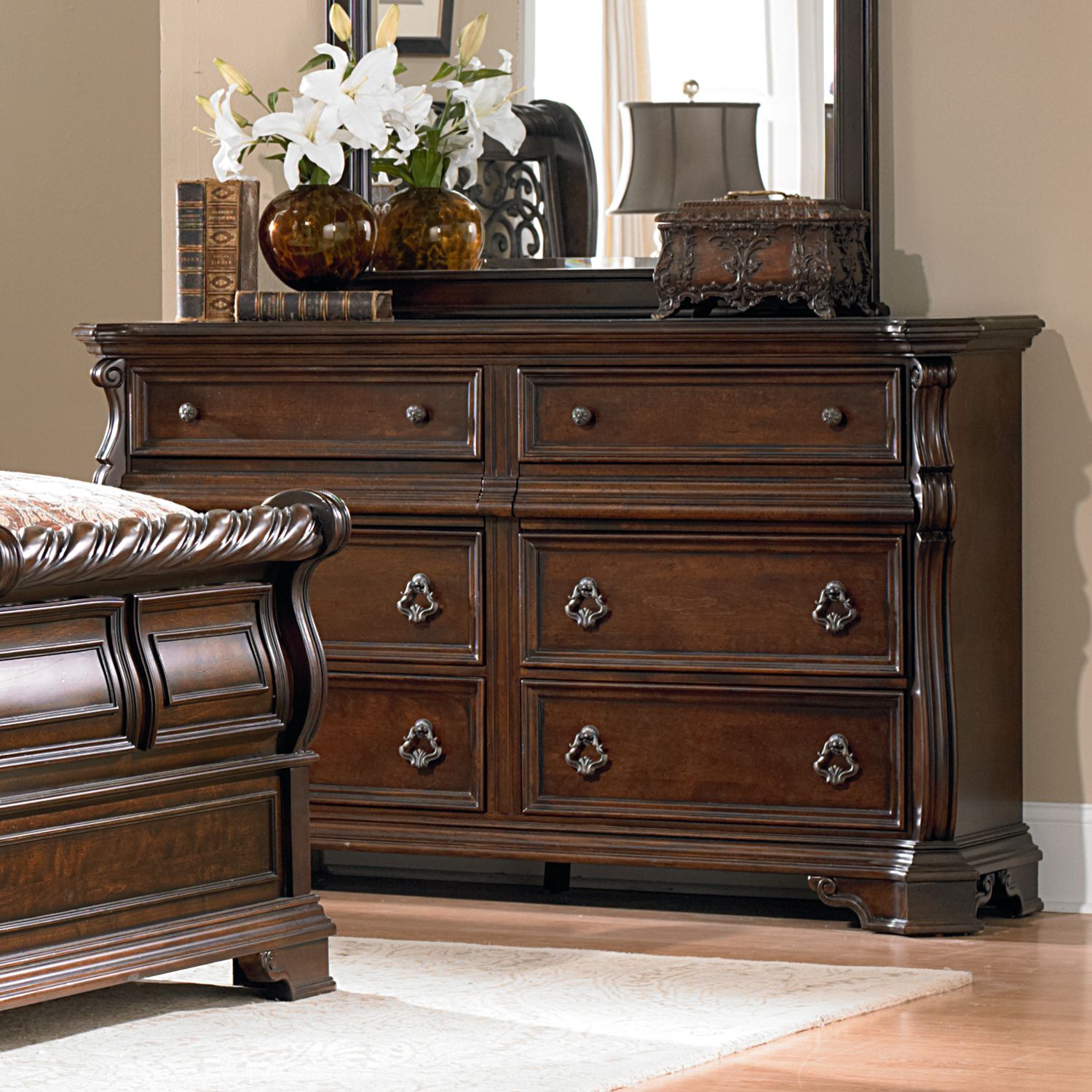 8 Drawer Double Dresser
