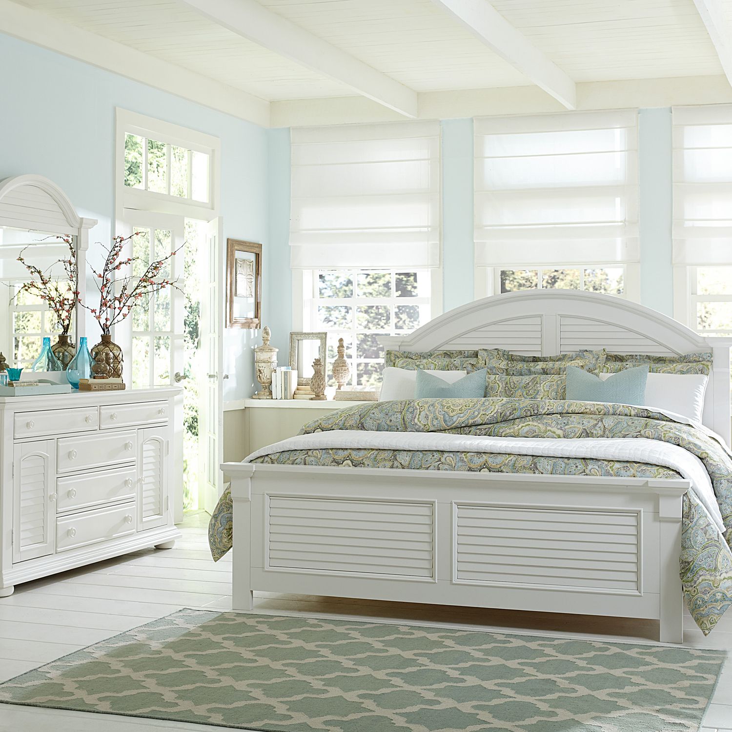 King Panel Bed, Dresser & Mirror