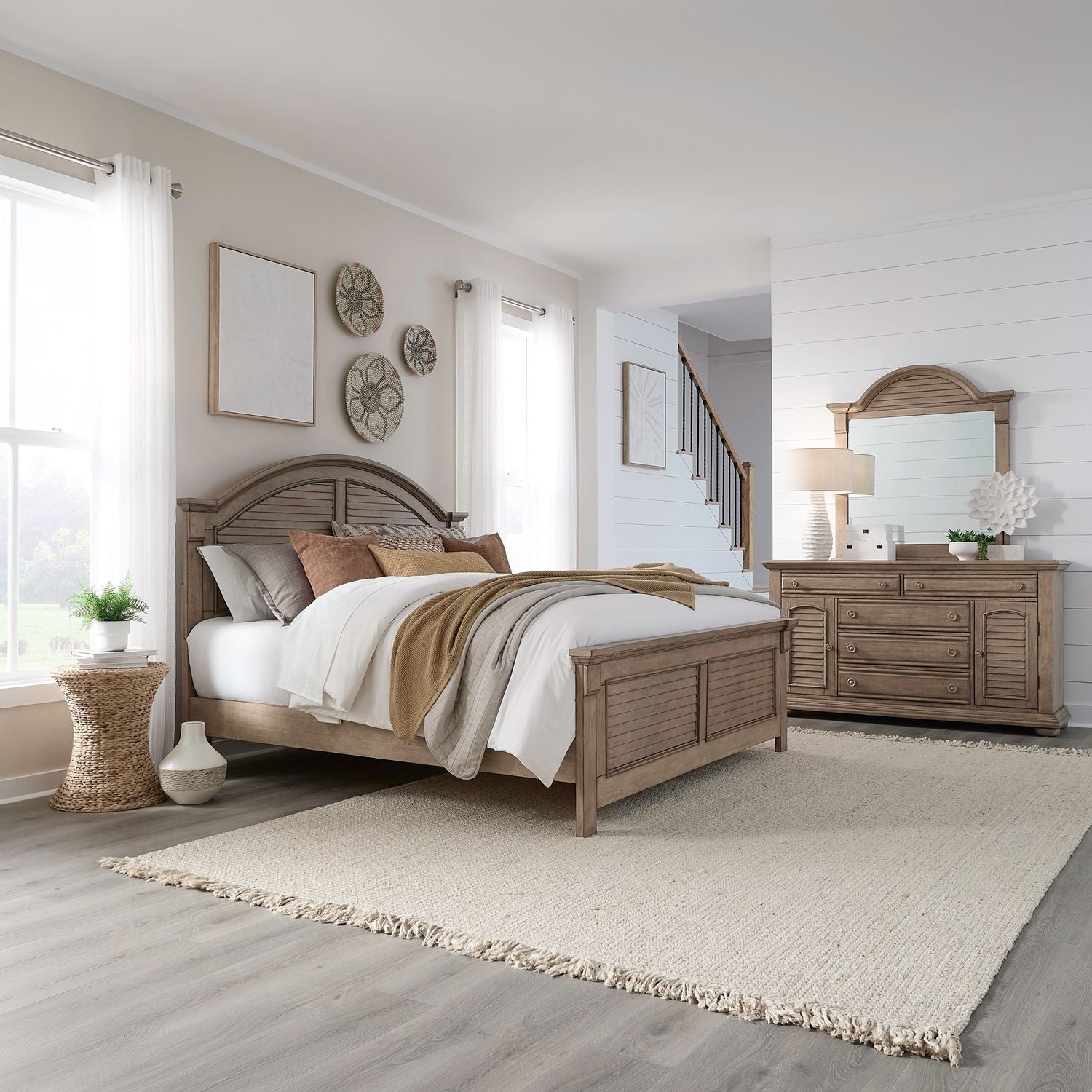 King California Panel Bed, Dresser & Mirror