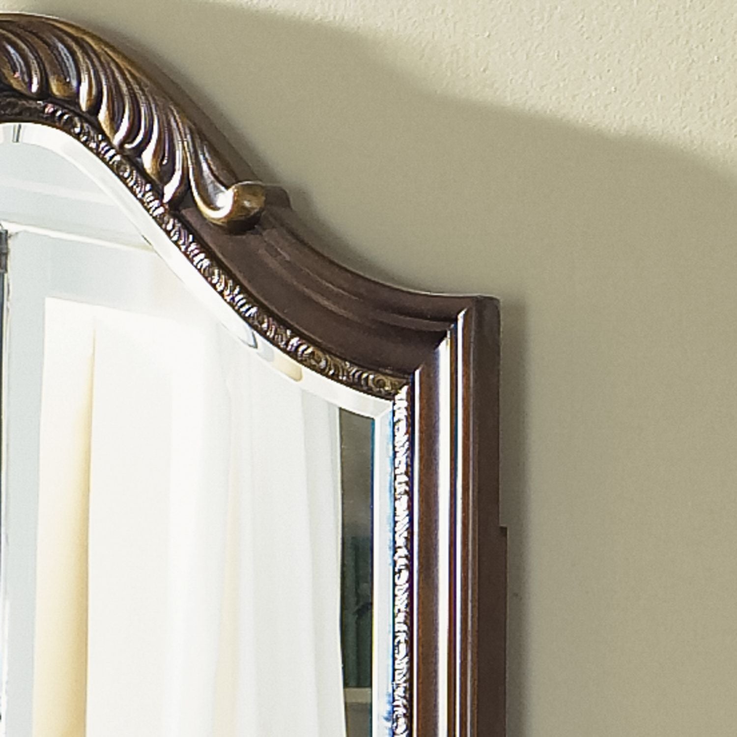 Dresser & Mirror