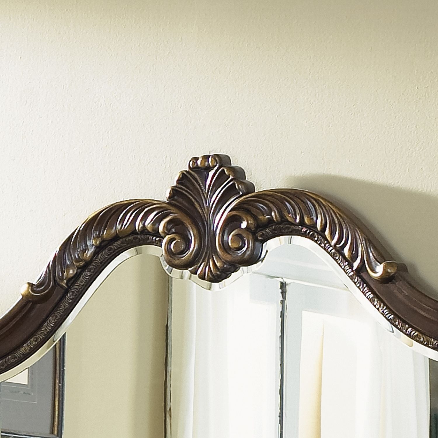 Dresser & Mirror