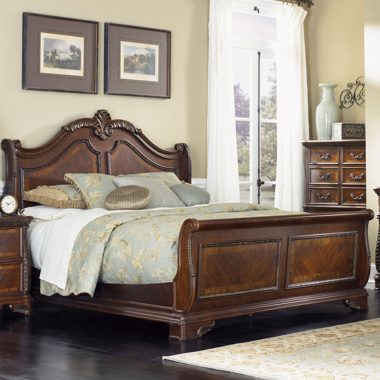 Queen Sleigh Bed