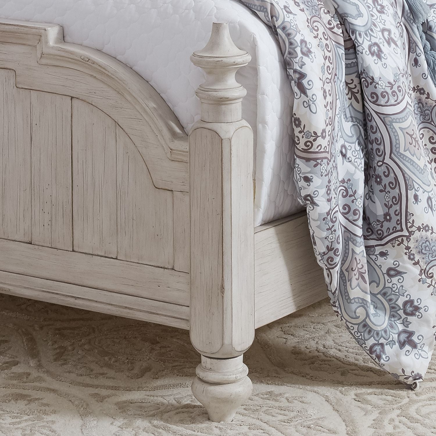 Queen Poster Bed