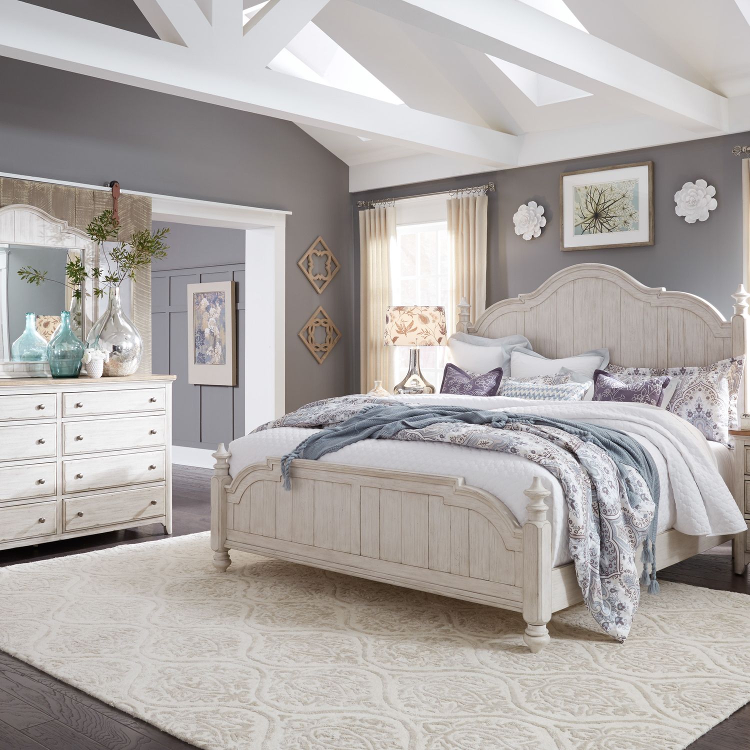 Queen Poster Bed, Dresser & Mirror