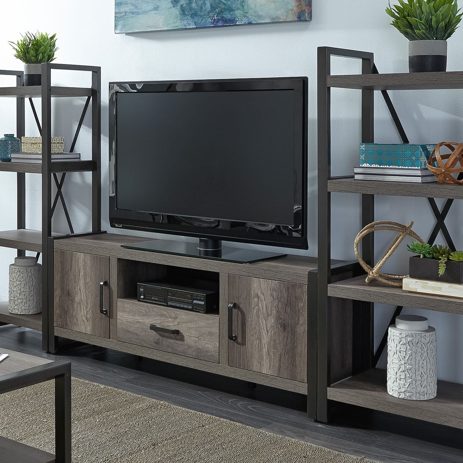 Entertainment Center w Piers