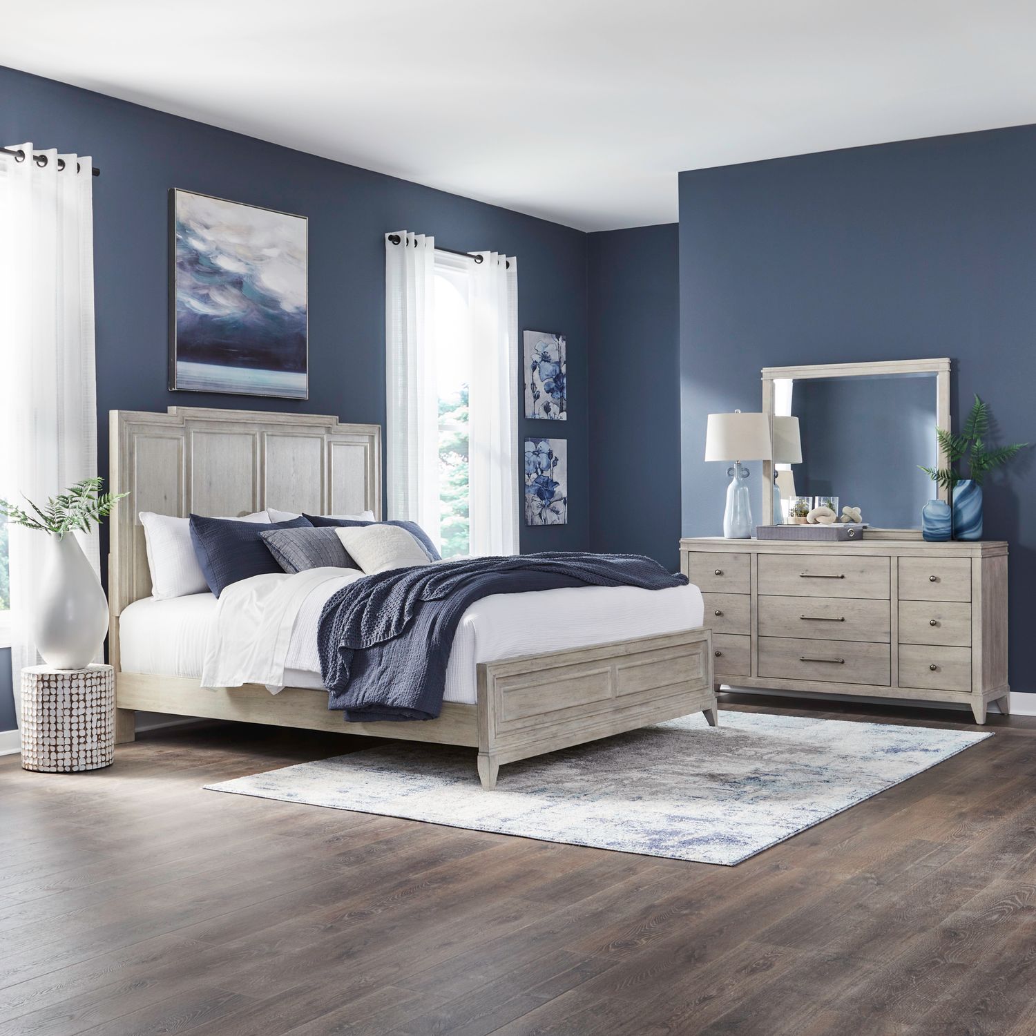 King California Panel Bed, Dresser & Mirror