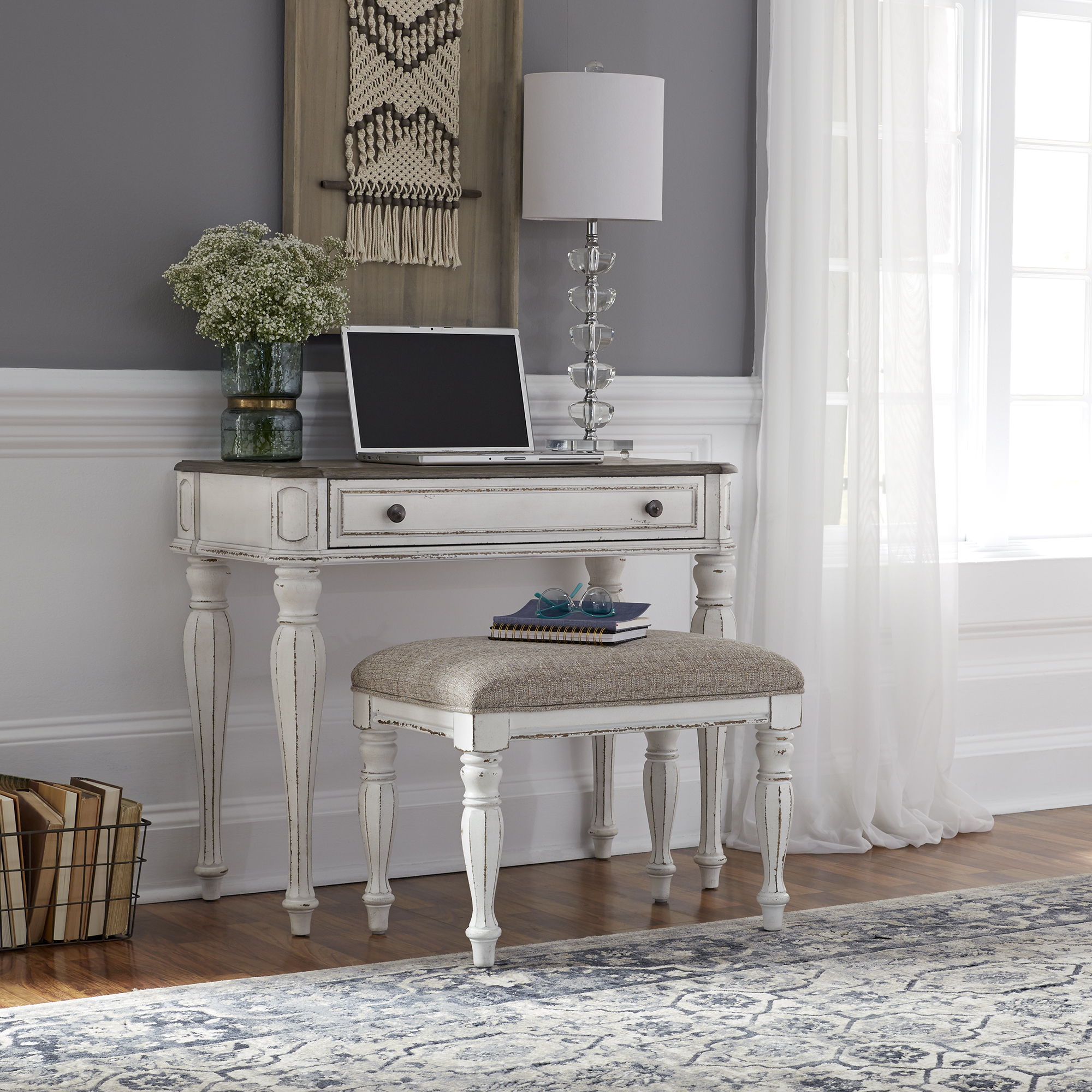 Magnolia Manor - 2 Piece Vanity Set - Antique White