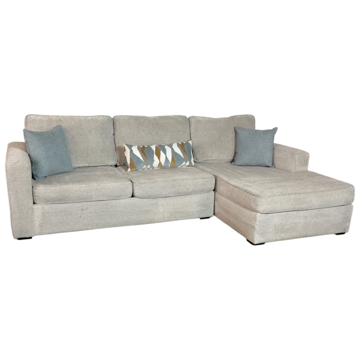 Sectional with Right arm Facing Chaise in Gray
