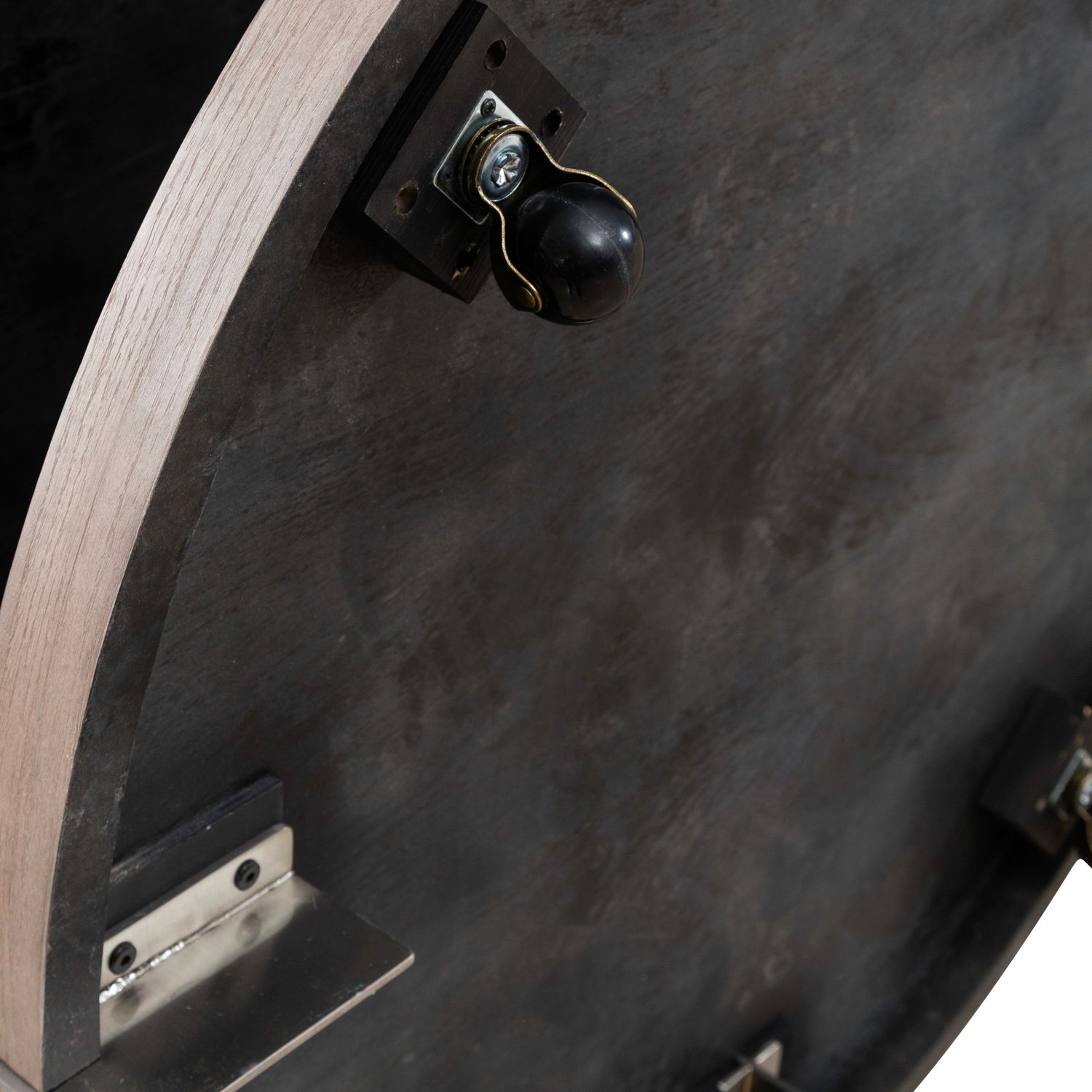 Round Cocktail Table