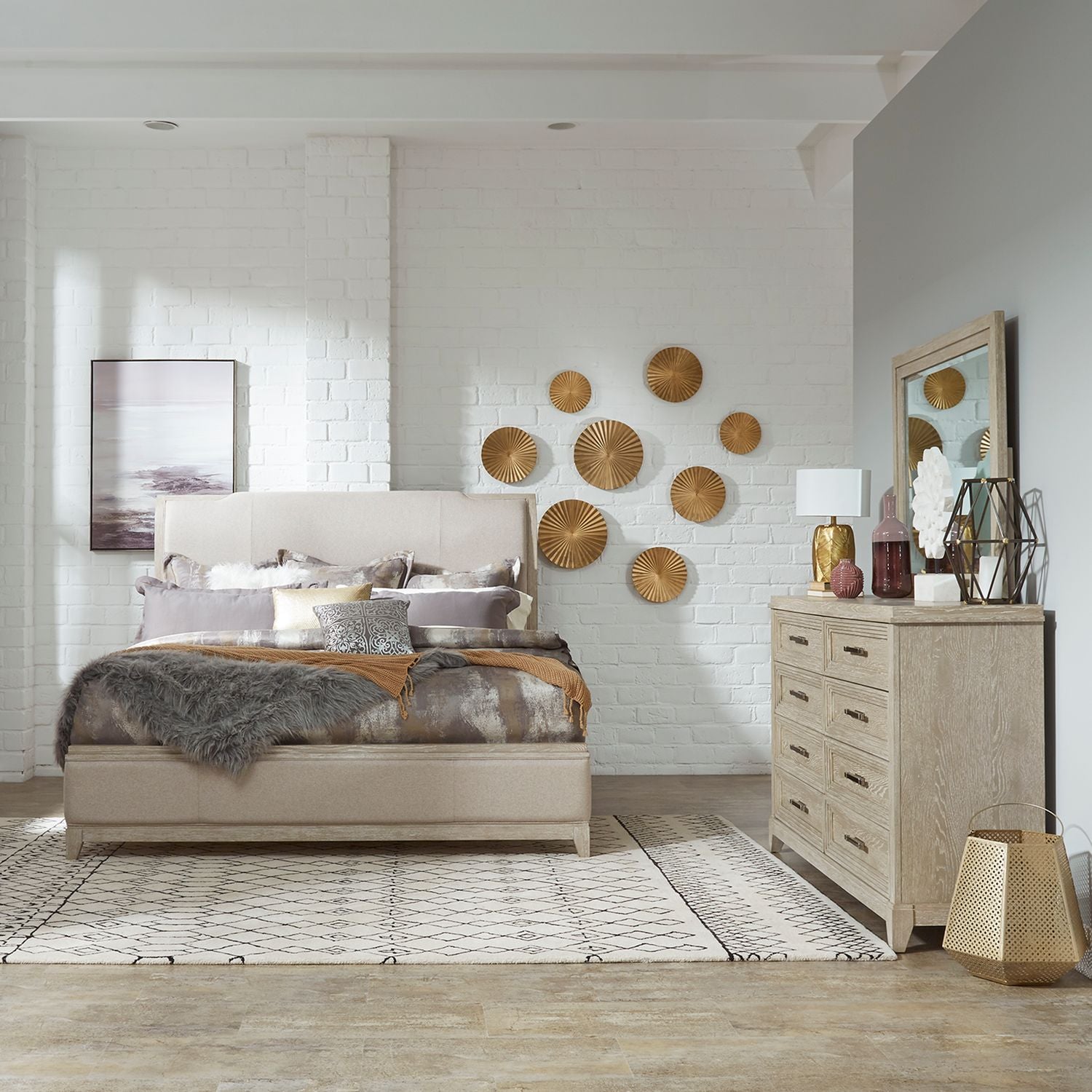 King Uph Bed, Dresser & Mirror