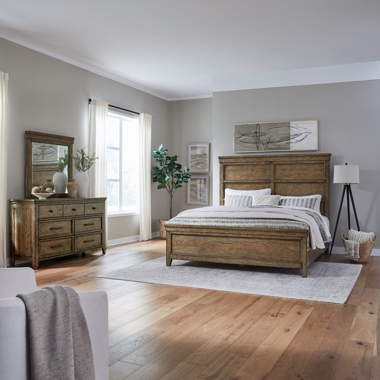 King California Panel Bed, Dresser & Mirror