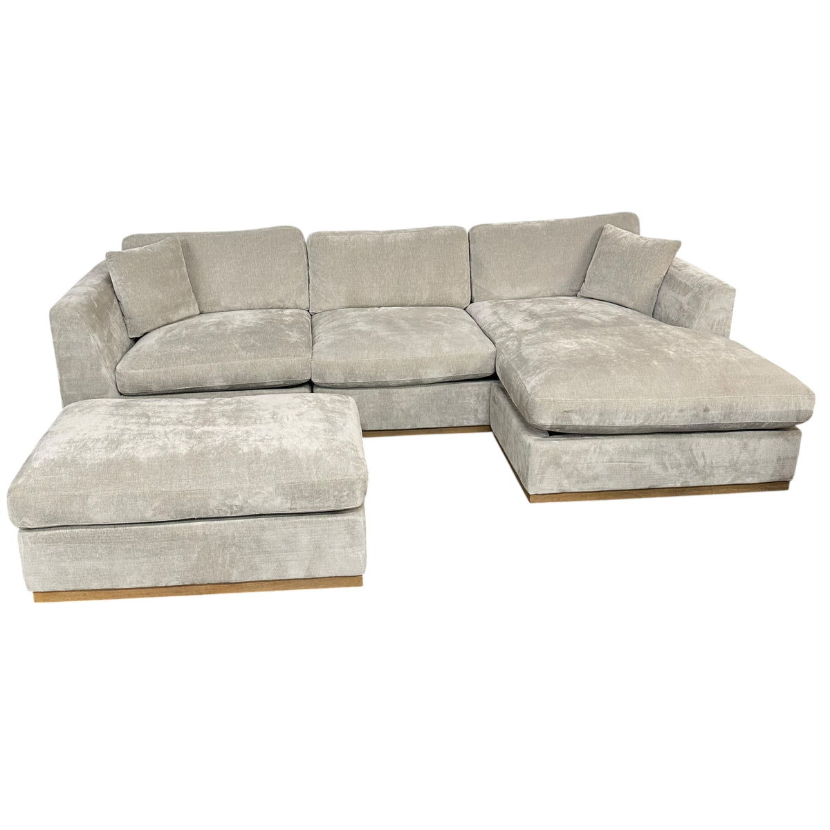 Sectional with Reversible Chaise and Ottoman in Gray