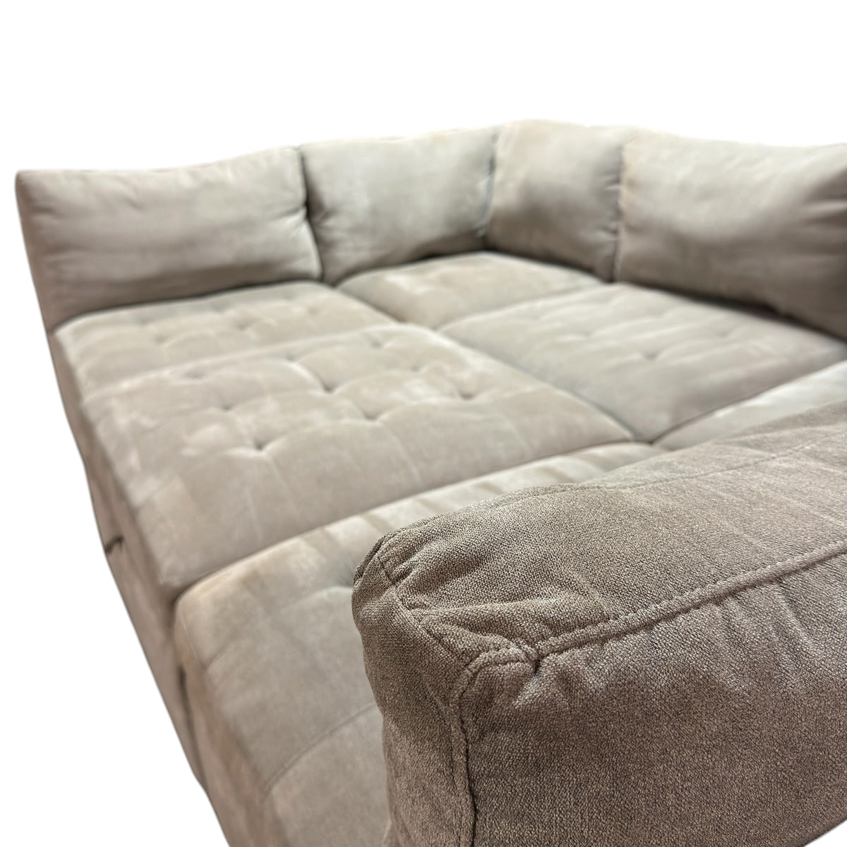 Refurbished Tufted Modular 6 Piece Sectional