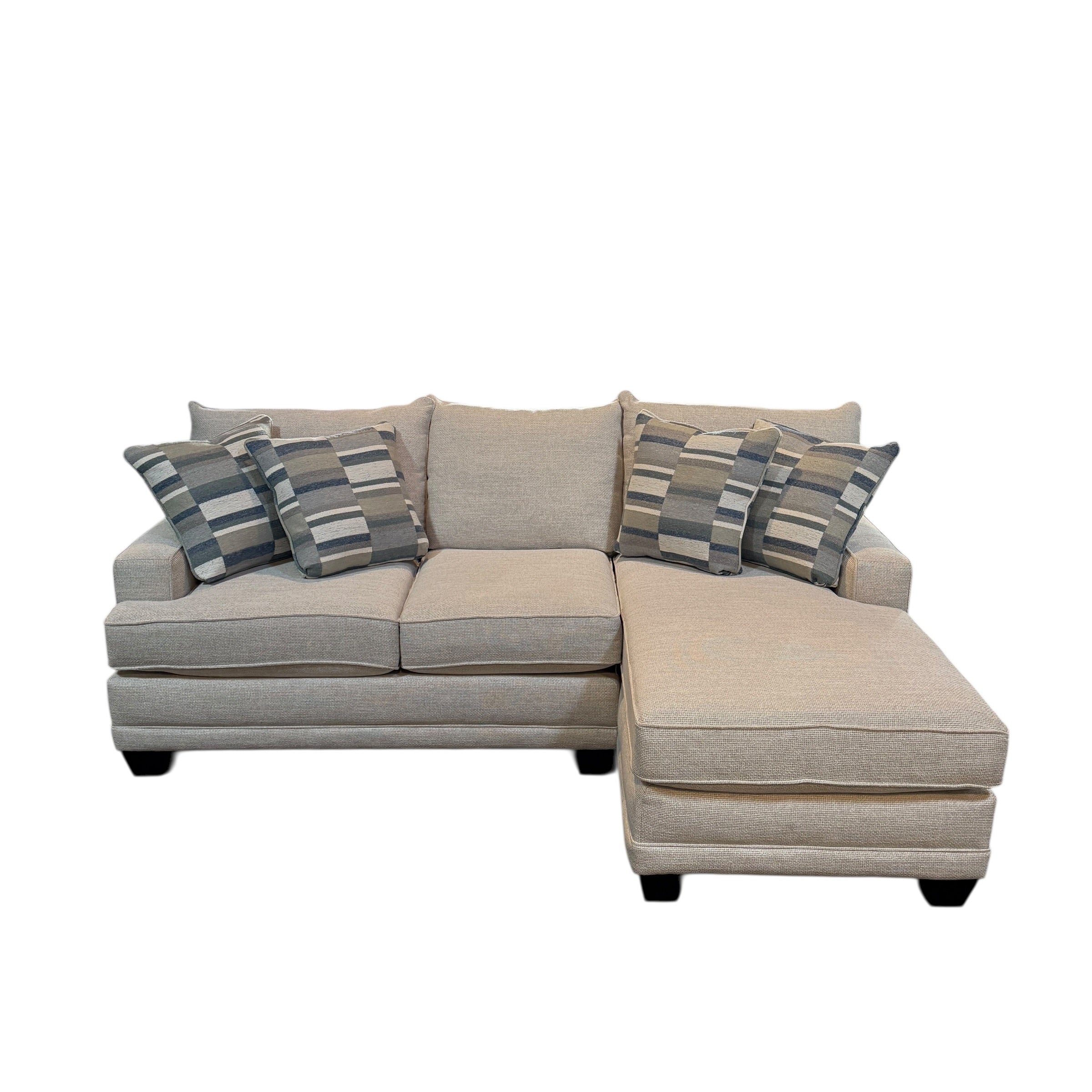 Kennedy 2pc Sectional with Right Chaise in Ordona Linen