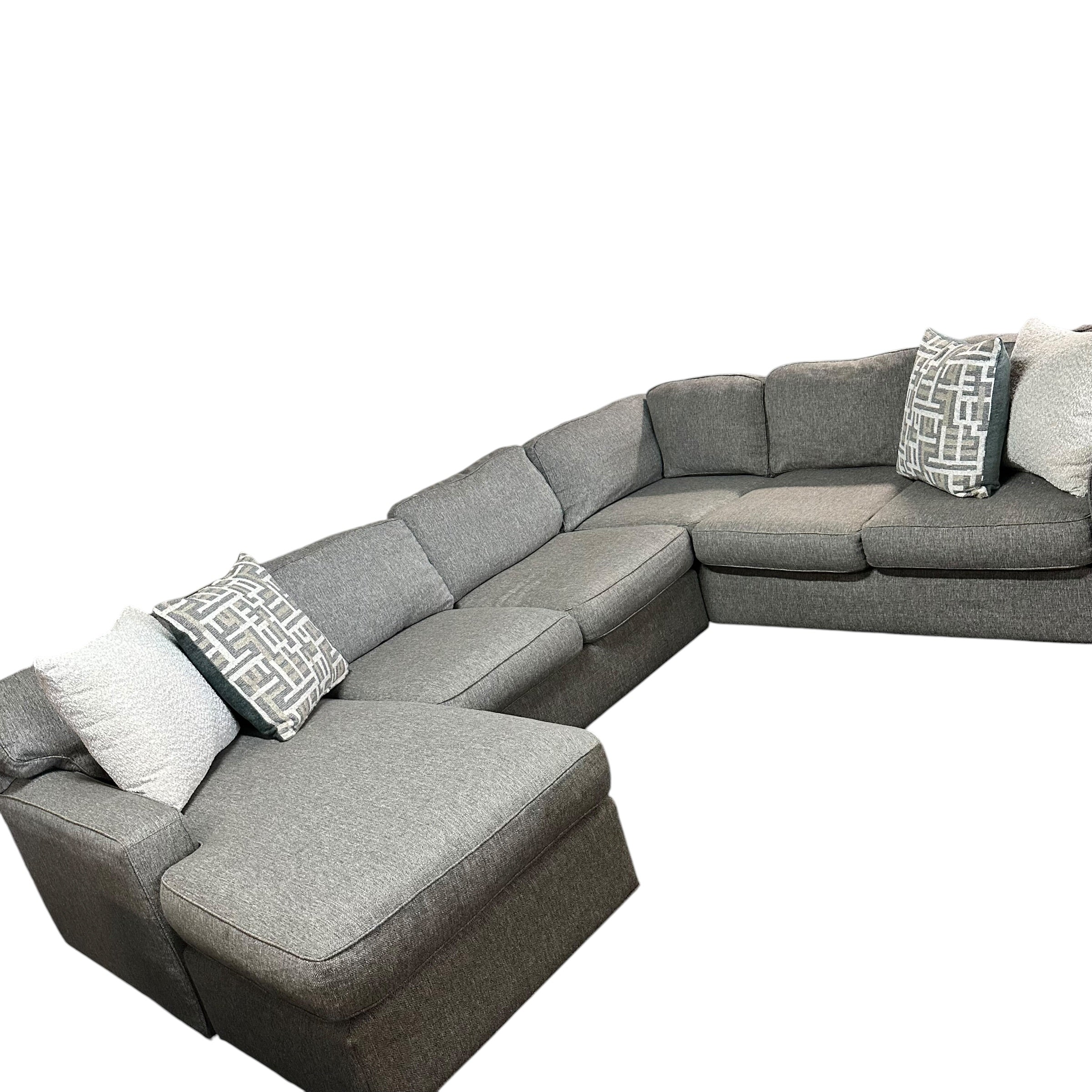 U Shape Sectional with LAF Chaise in Gray