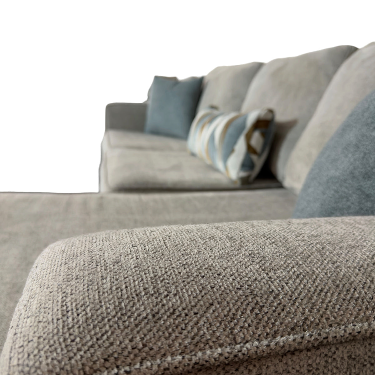 Sectional with Right arm Facing Chaise in Gray