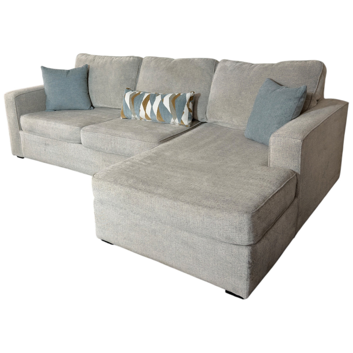 Sectional with Right arm Facing Chaise in Gray