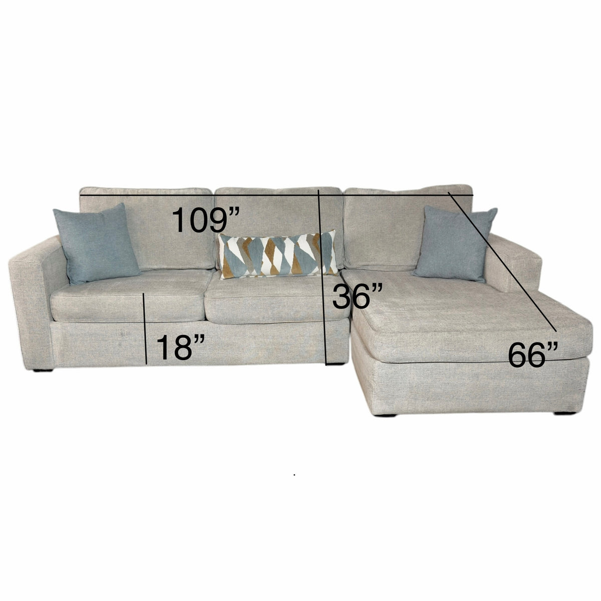 Sectional with Right arm Facing Chaise in Gray