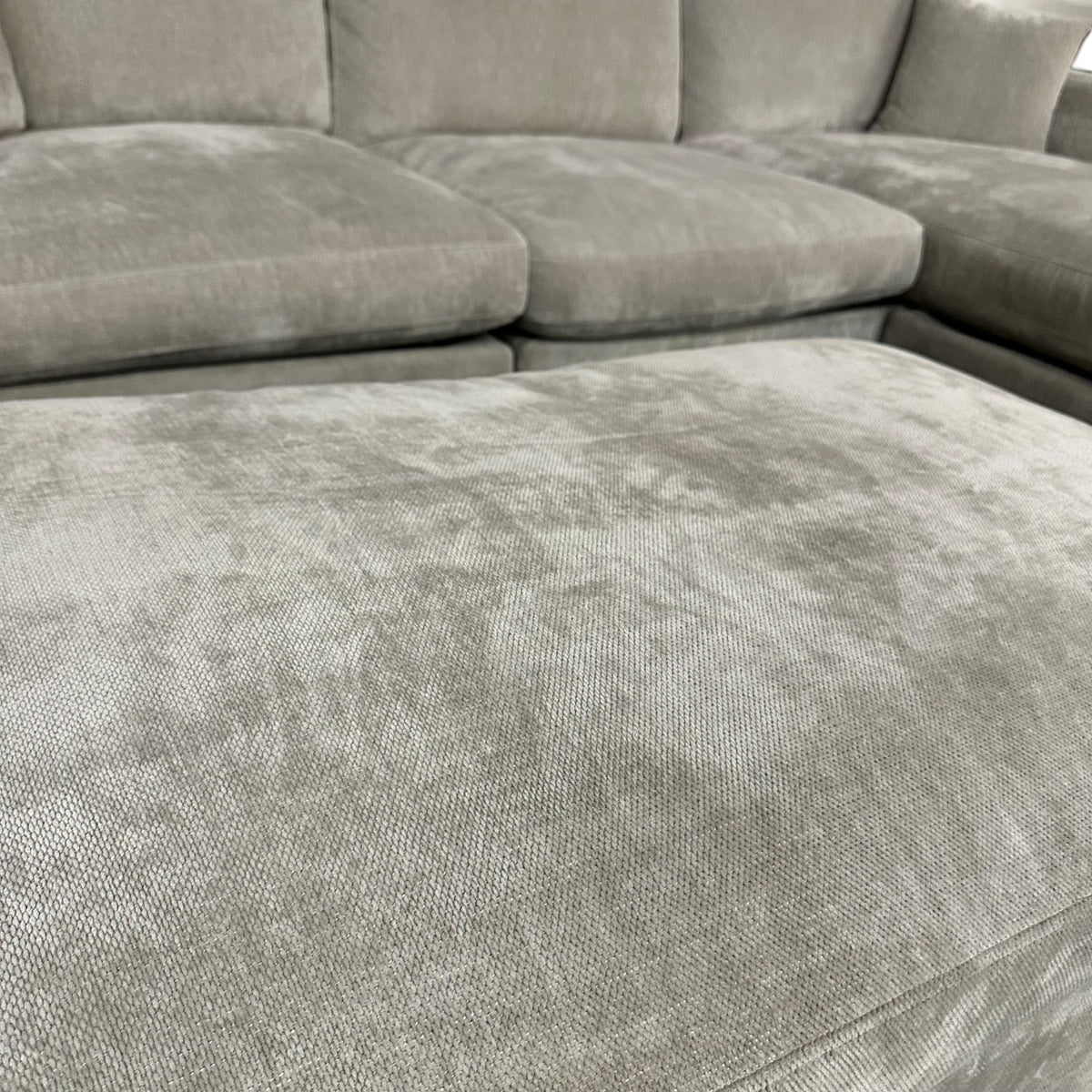 Sectional with Reversible Chaise and Ottoman in Gray