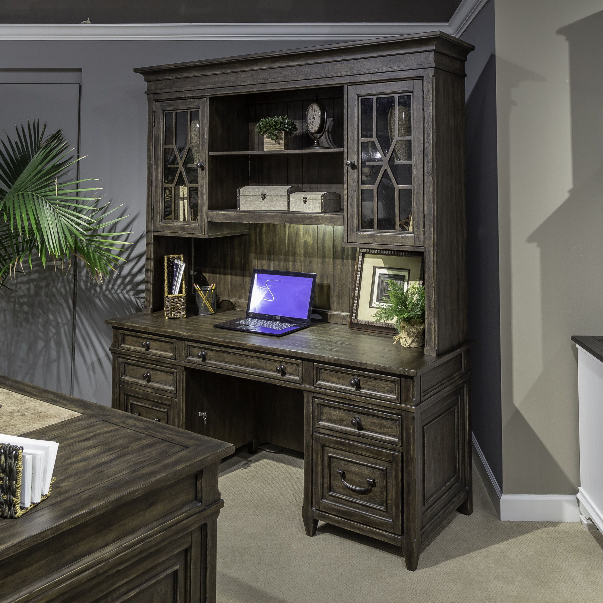 Paradise Valley - Credenza & Hutch - Saddle Brown