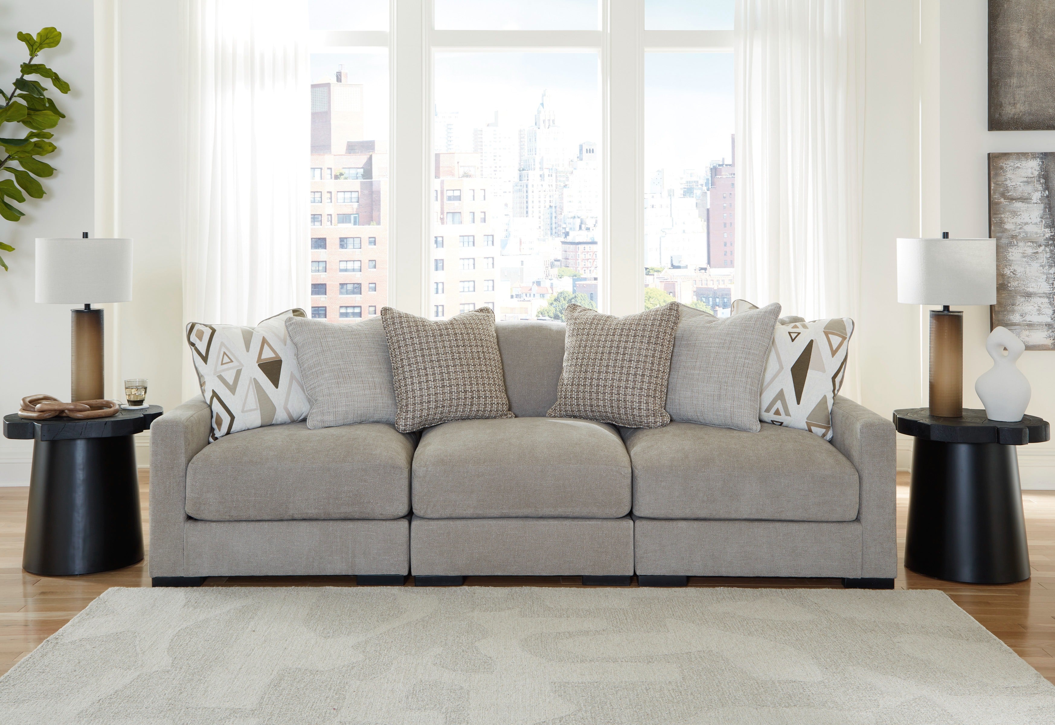 Jolie Sectional -Customizable
