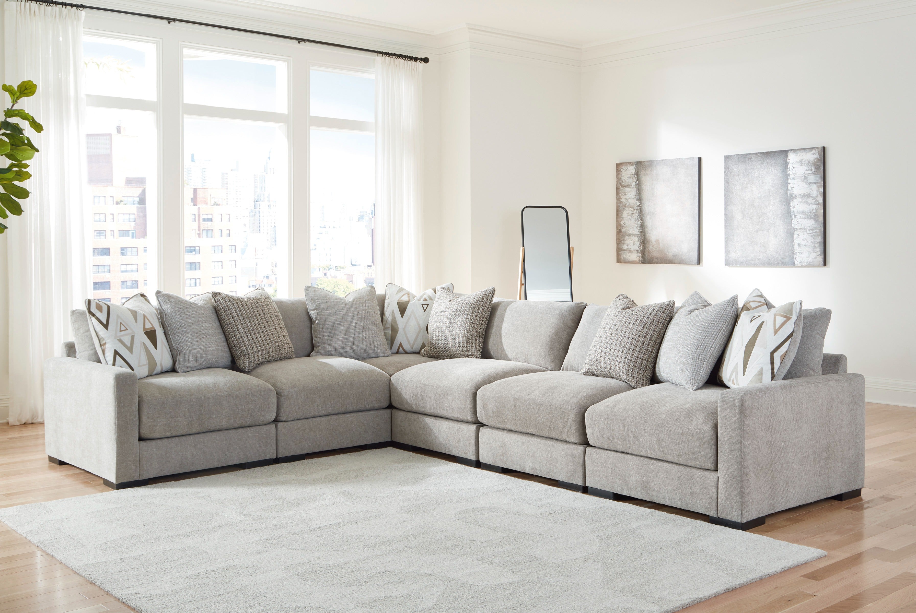 Jolie Sectional -Customizable