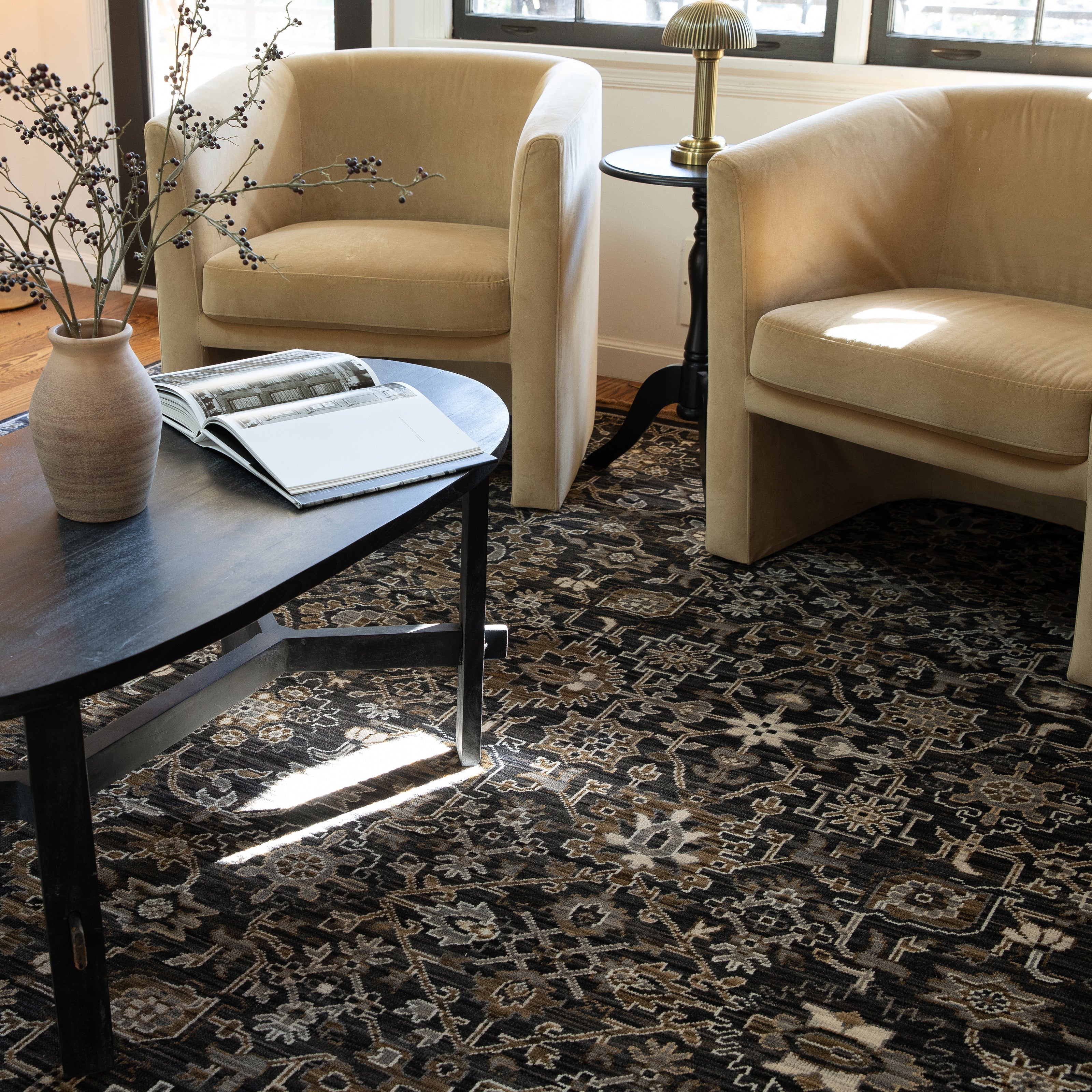 Oriental Weavers Acacia ACA05 Black/Tan Area Rug